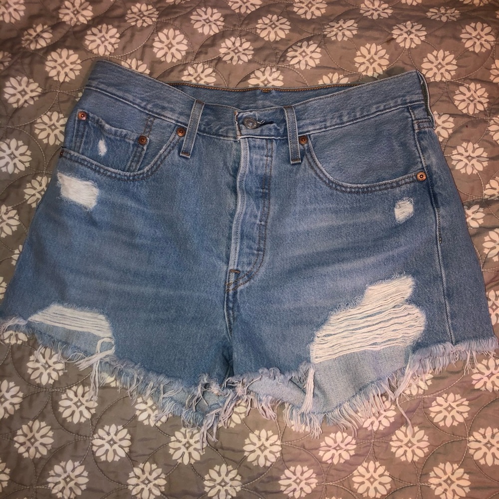 Levi’s 501 medium indigo shorts